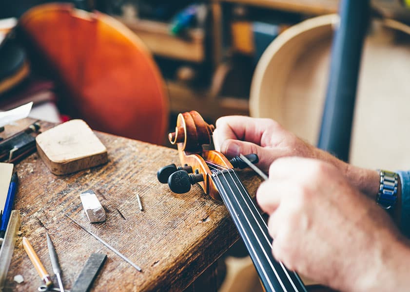 violin being repaired