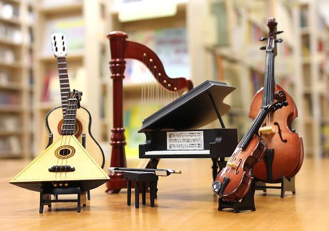 A set of toy instruments