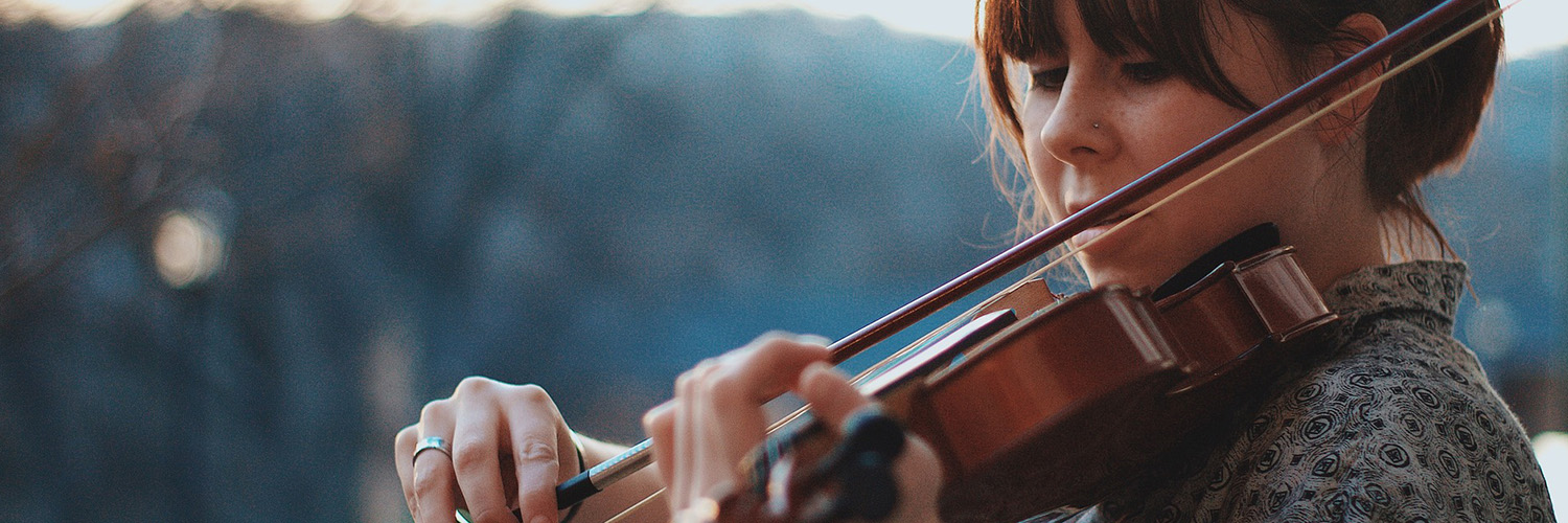 What Happens to a Violin in Cold Weather? Johnson String Instrument